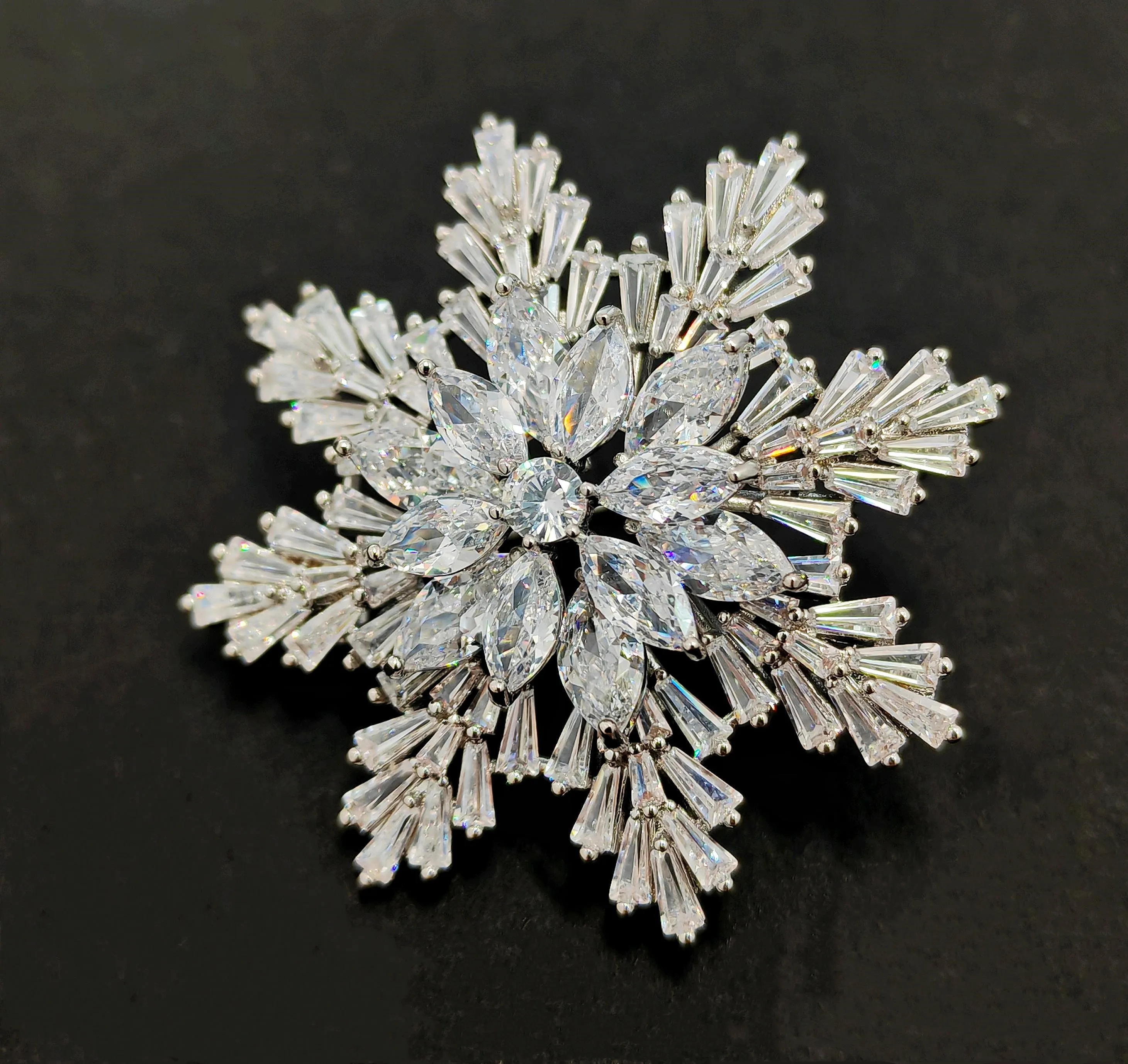 Fantastic Luxurious Baguette & Marquise Cut Clear CZ Double Tiered Snowflake Broaches Pins Winter Holiday Jewelry for Costume