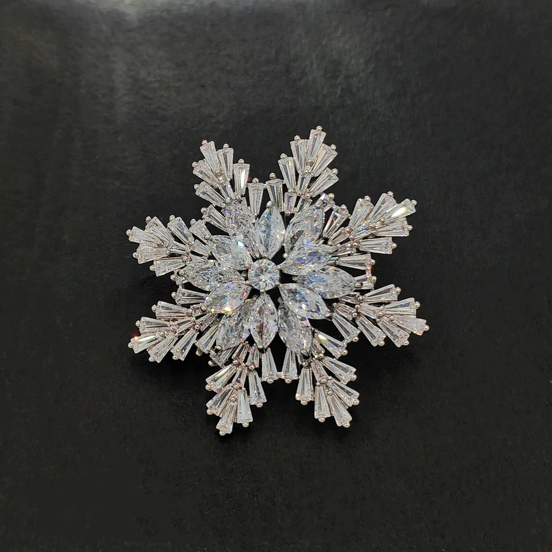 Fantastic Luxurious Baguette & Marquise Cut Clear CZ Double Tiered Snowflake Broaches Pins Winter Holiday Jewelry for Costume