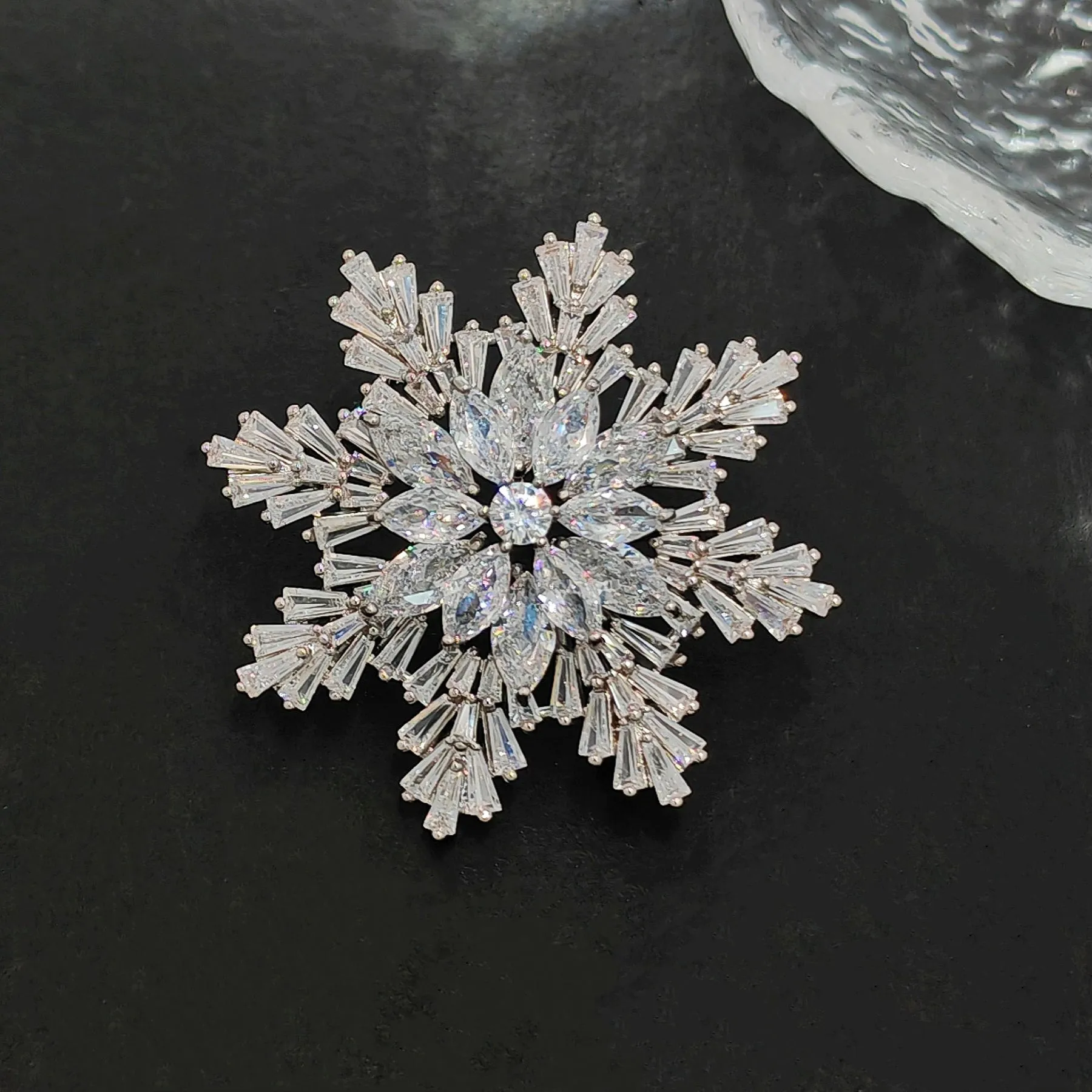 Fantastic Luxurious Baguette & Marquise Cut Clear CZ Double Tiered Snowflake Broaches Pins Winter Holiday Jewelry for Costume