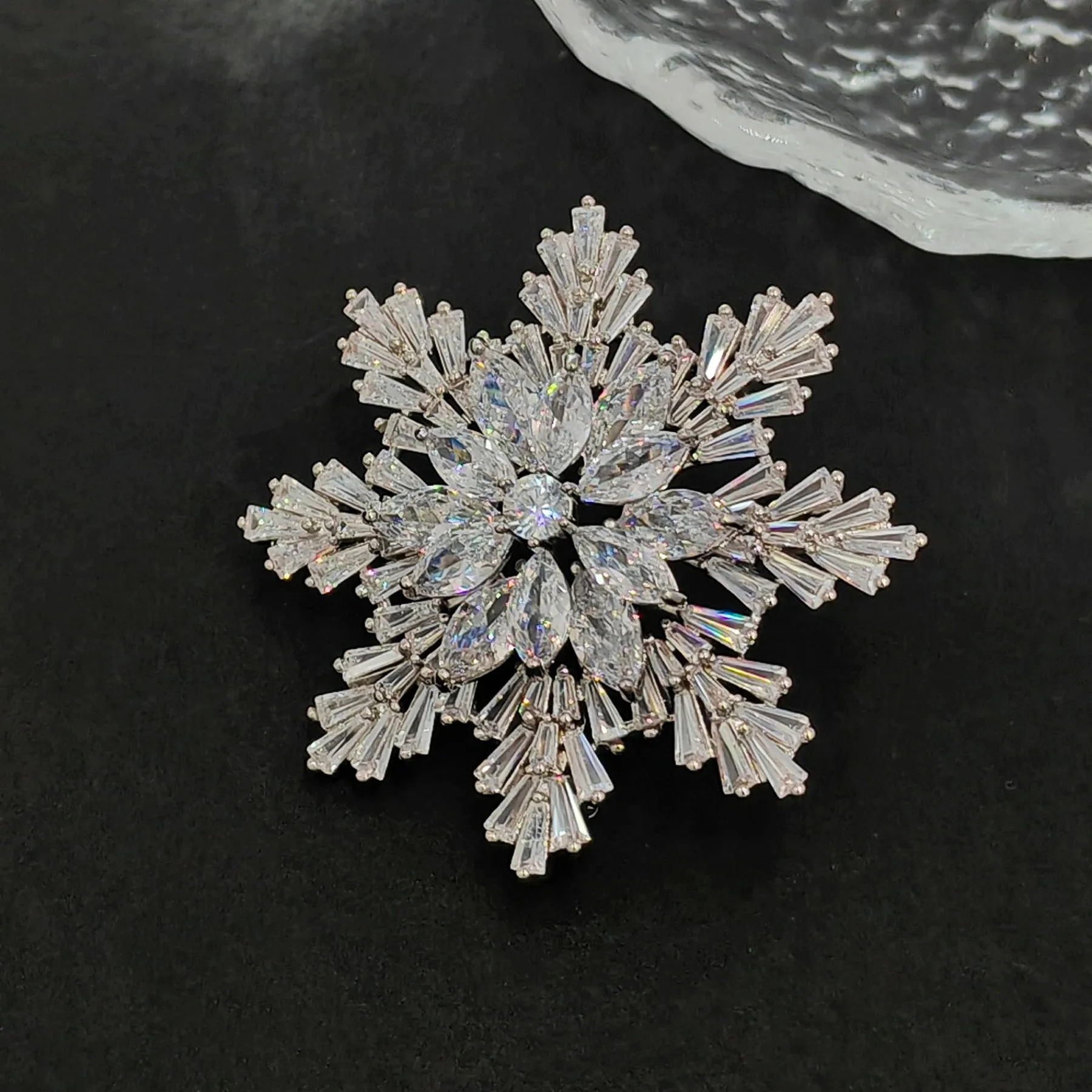 Fantastic Luxurious Baguette & Marquise Cut Clear CZ Double Tiered Snowflake Broaches Pins Winter Holiday Jewelry for Costume